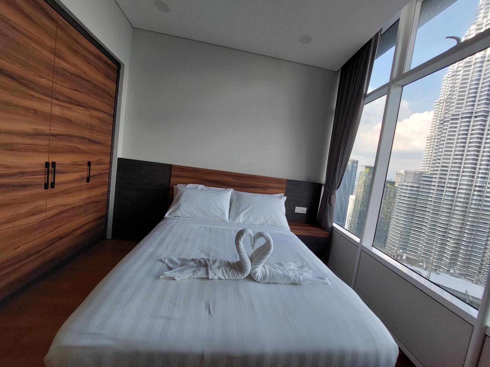 Sky Suites With Klcc Twin Tower View By Irent365 쿠알라룸푸르 객실 사진